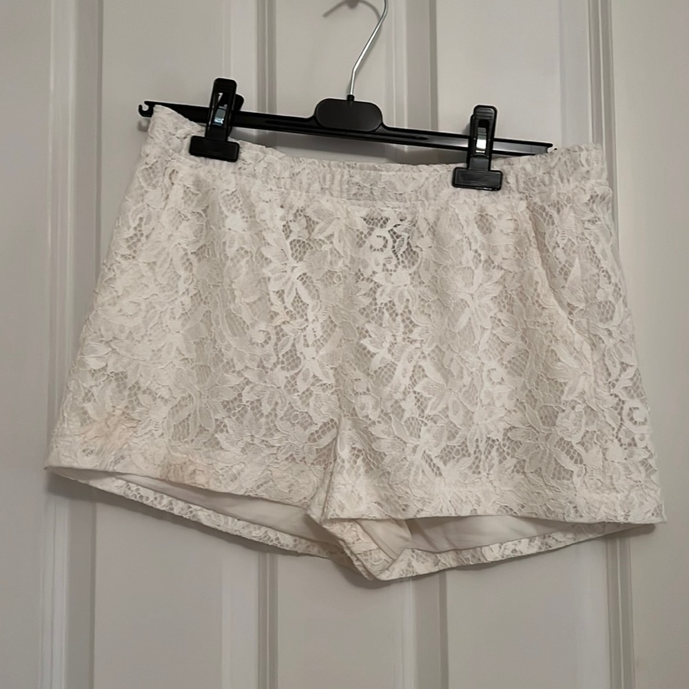 BCBGMAXAZRIA lace detail shorts